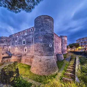 https://castellano-home-ursino.catania-hotels.net
