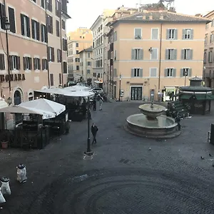 https://magia-a-campo-de-fiori.it-romehotels.com